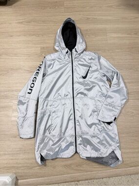 Nike Silver Reflective Hooded Oregon Windbreaker with Black Accents